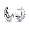 Bild in Galerie-Betrachter laden, D Flawless Diamond Earrings set in 18K White Gold