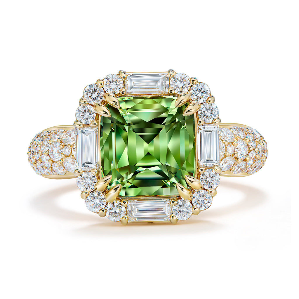 Vanadium Chrysoberyl Ring with D Flawless Diamonds set in 18K Yellow Gold