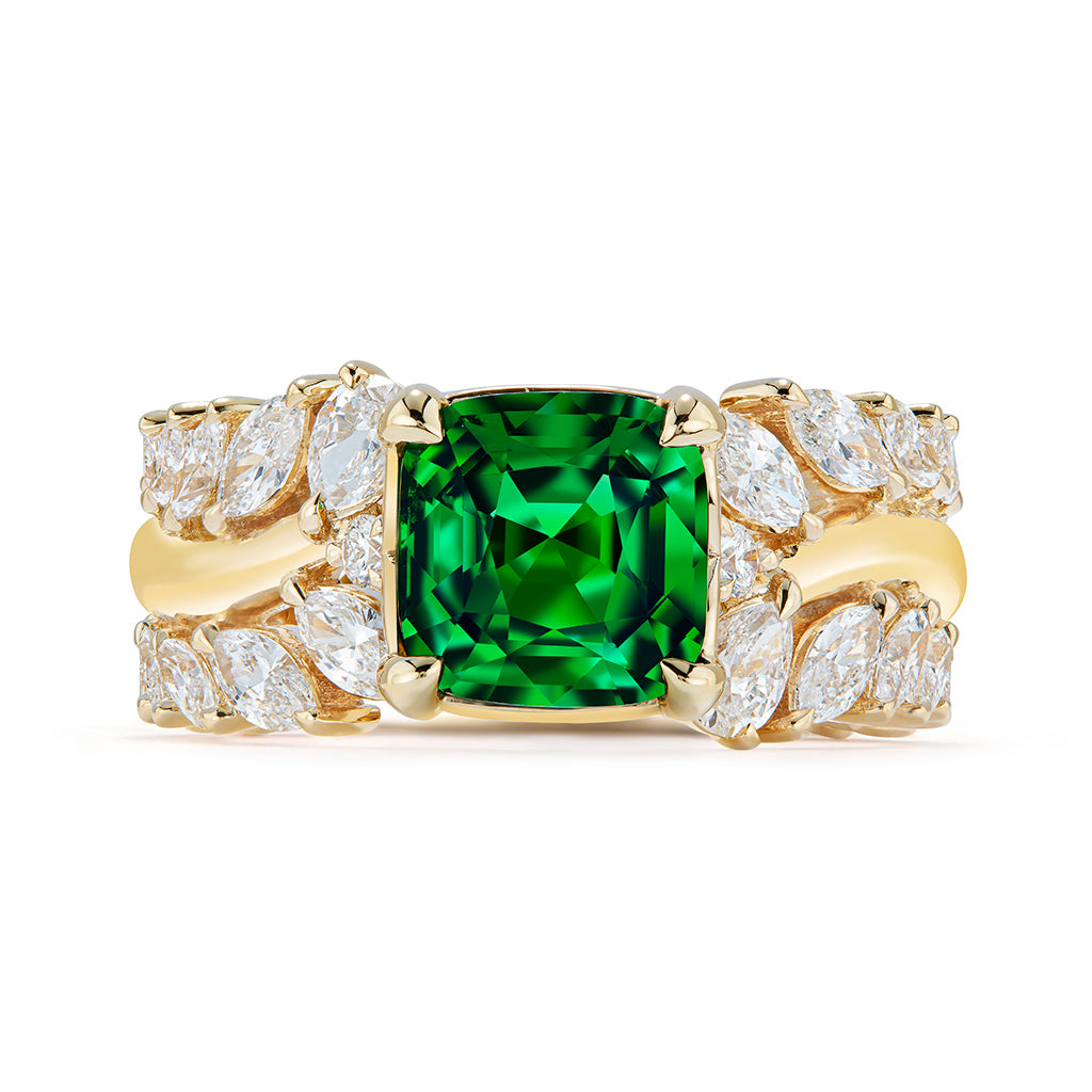 Vivid Green Tsavorite Garnet Ring with D Flawless Diamonds set in 18K Yellow Gold