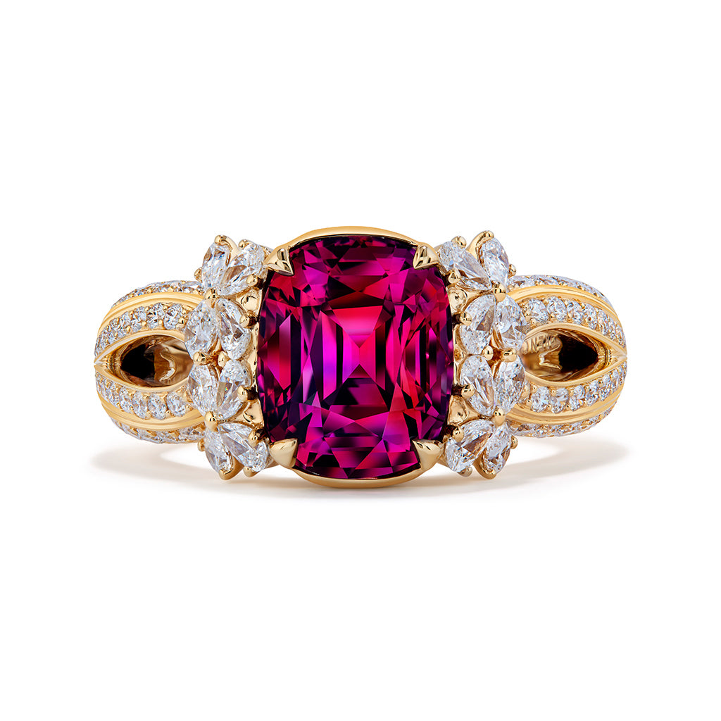 Mahenge Vibrant Spinel Ring with D Flawless Diamonds set in 18K Yellow Gold