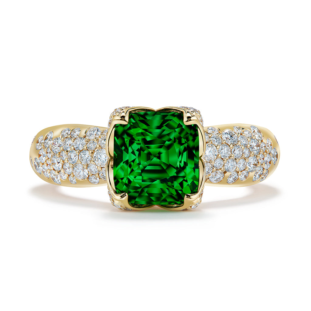 Vivid Green Tsavorite Garnet Ring with D Flawless Diamonds set in 18K Yellow Gold