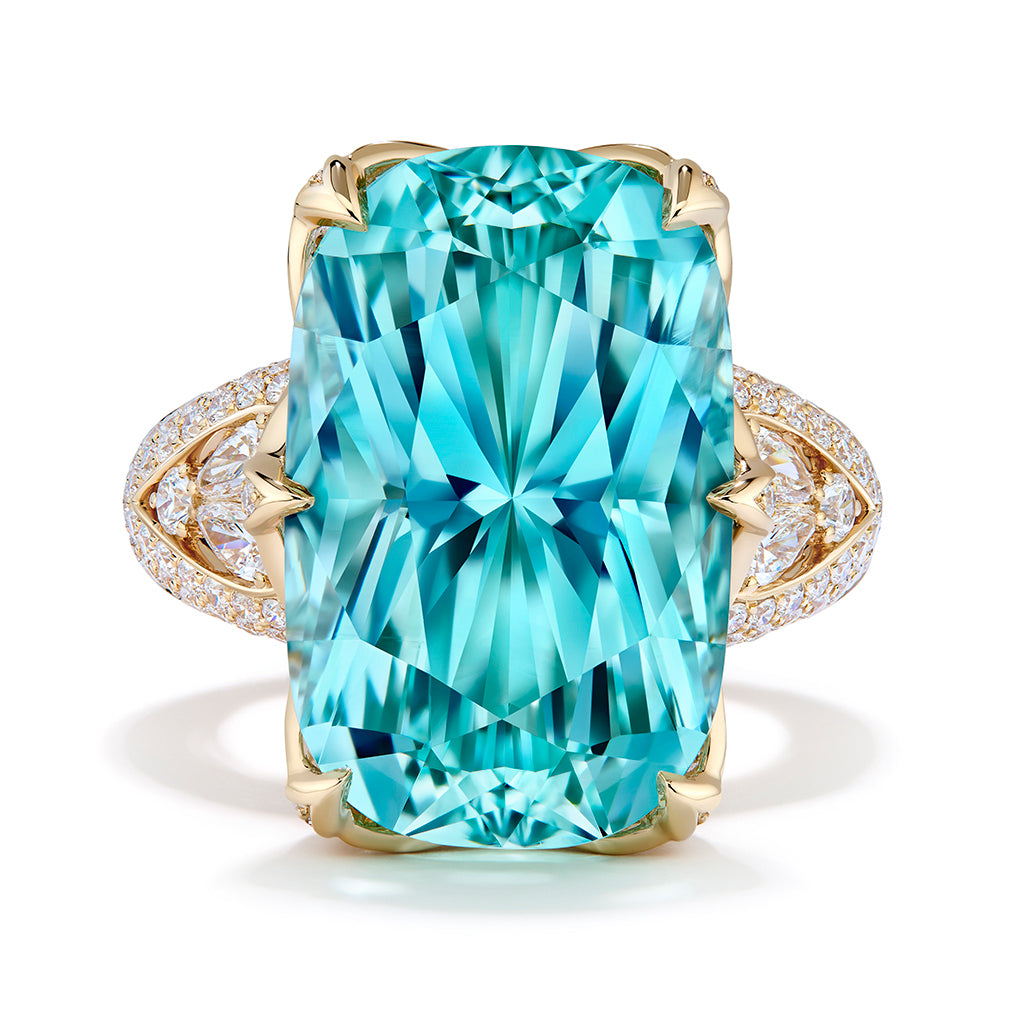 Nigerian Vanadium Beryl Ring with D Flawless Diamonds set in 18K Yellow Gold