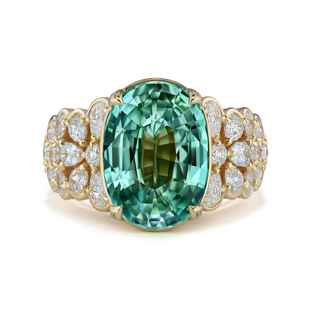 Vanadium Chrysoberyl Ring with D Flawless Diamonds set in 18K Yellow Gold