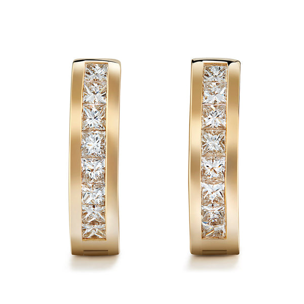 Channel D Flawless Diamond Earrings set in 18K Gold