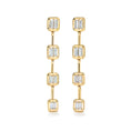Bild in Galerie-Betrachter laden, D Flawless Diamond Earrings set in 18K Yellow Gold
