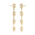 Bild in Galerie-Betrachter laden, D Flawless Diamond Earrings set in 18K Yellow Gold
