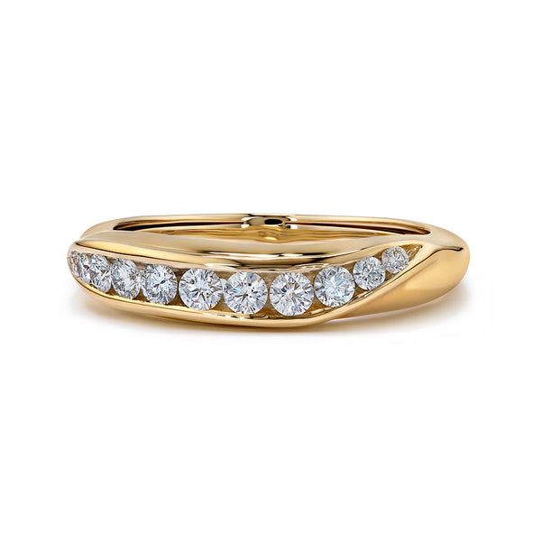 Sweet Pea D Flawless Diamond Ring set in 18K Gold