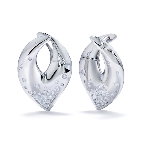 Fluid D Flawless Diamond Earrings set in 18K Gold