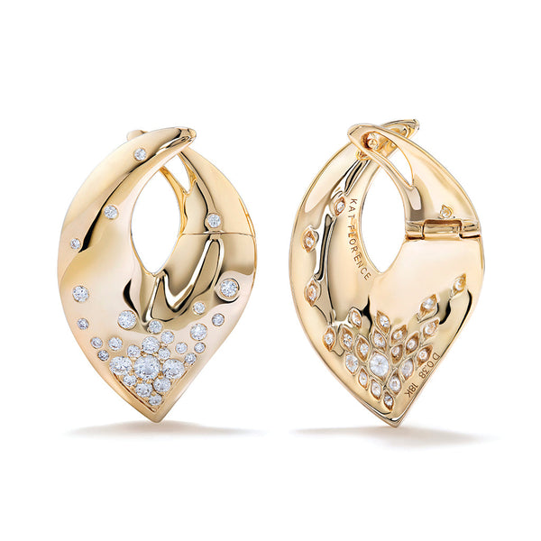 Fluid D Flawless Diamond Earrings set in 18K Gold