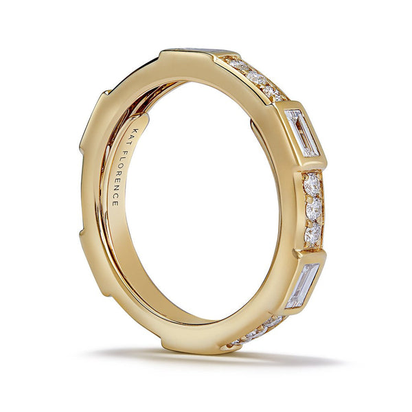 The Classic D Flawless Diamond Ring set in 18K Gold