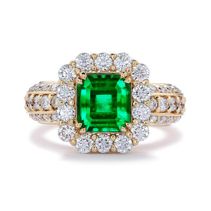 Vivid Green Panjshir Emerald Ring with D Flawless Diamonds set in 18K Yellow Gold