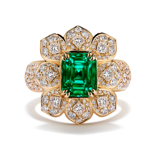 Vivid Green Emerald Ring with D Flawless Diamonds set in 18K Yellow Gold