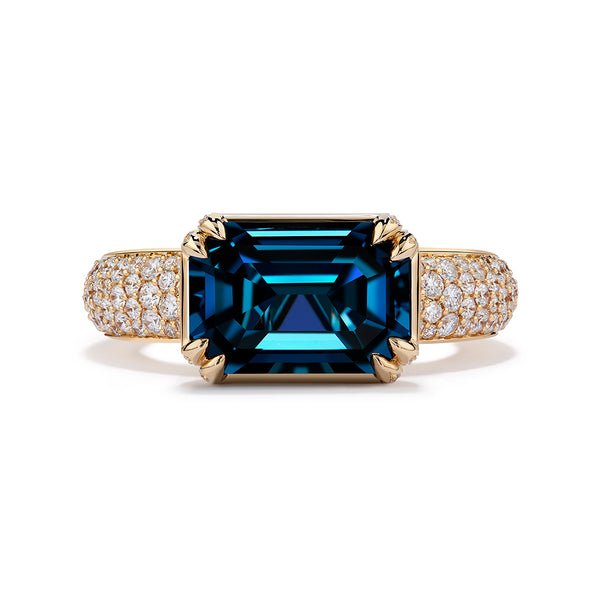 Ceylon Cobalt Blue Spinel Ring with D Flawless Diamonds set in 18K Yellow Gold